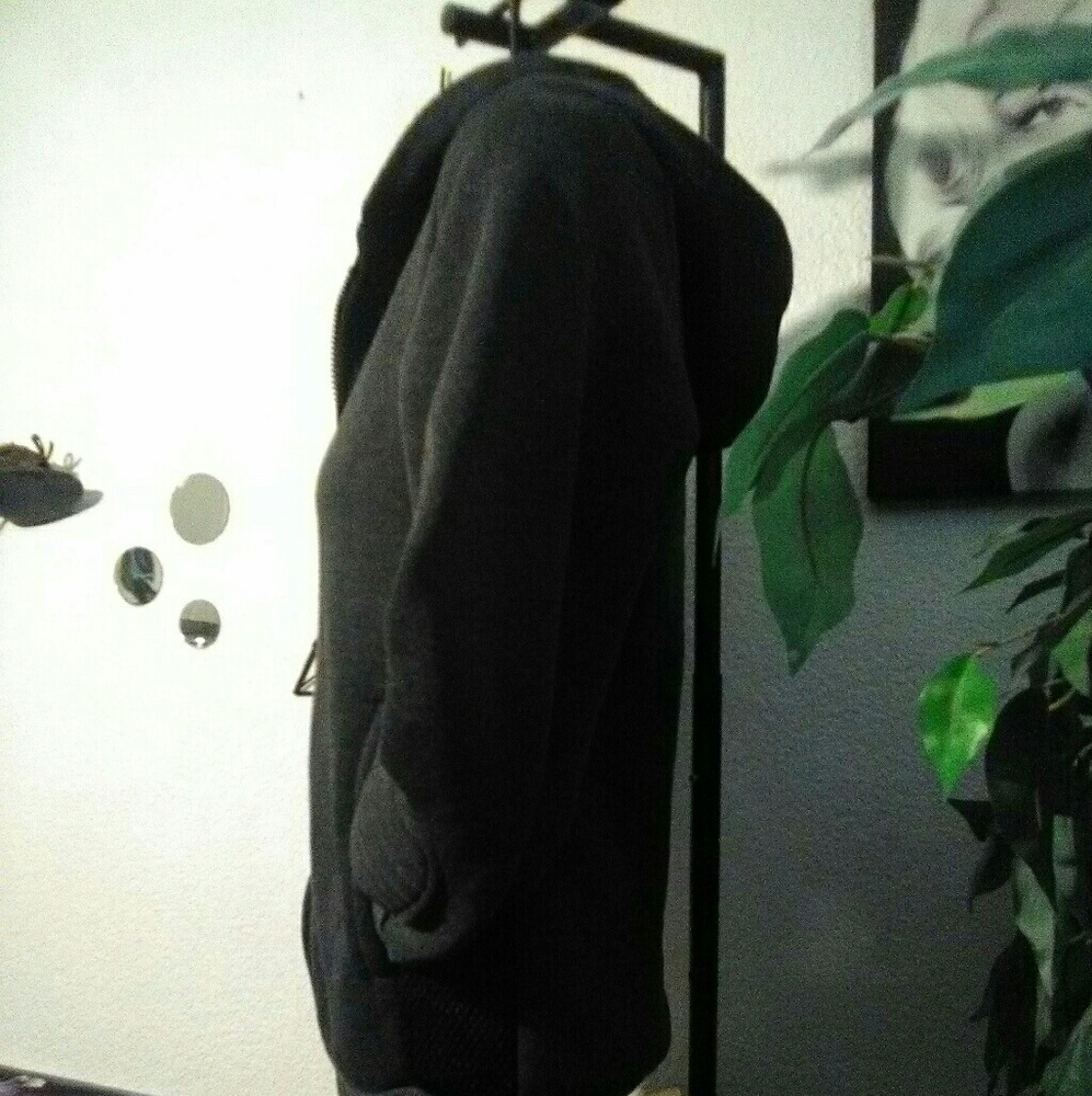 Cute jacket. - Picture 3 of 5